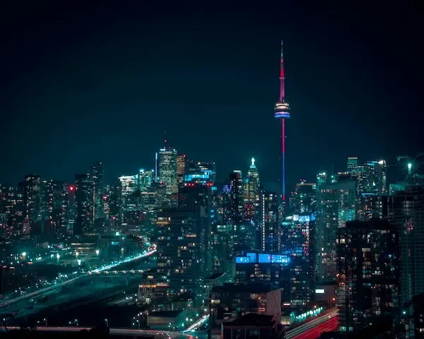 Lìilluminazione della CN Tower